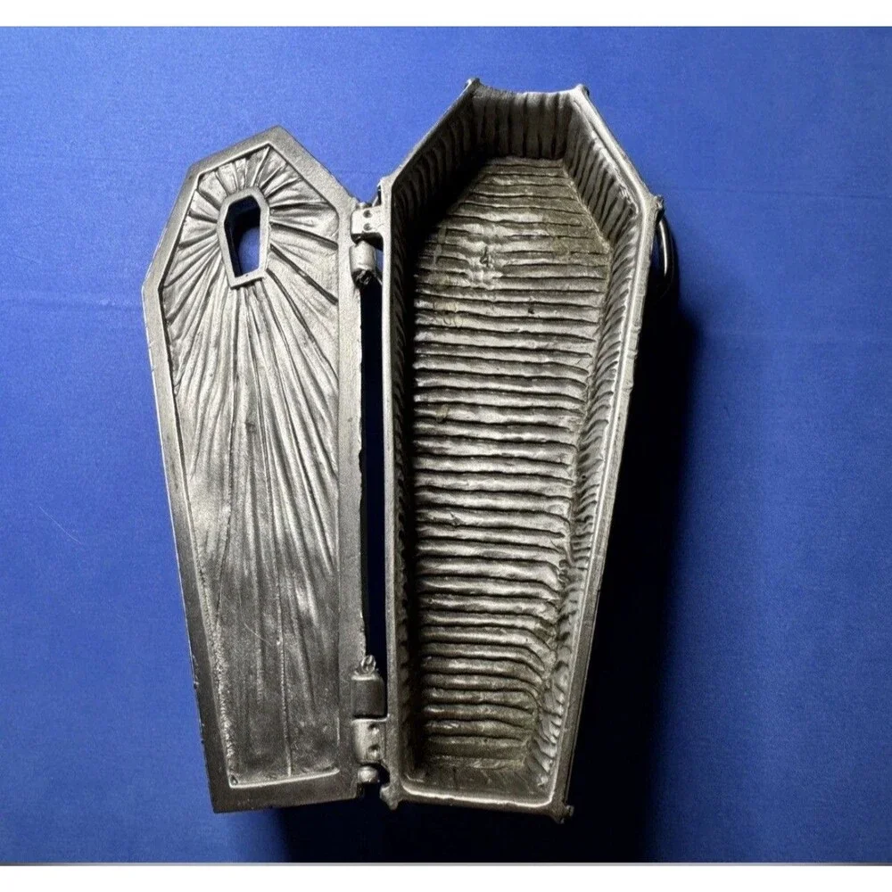 RARE 1997 Great American Products GAP #4414 3D Coffin Skull Pewter Belt Buckle